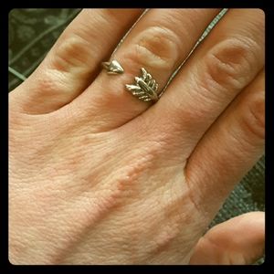 Stella and dot silver ring